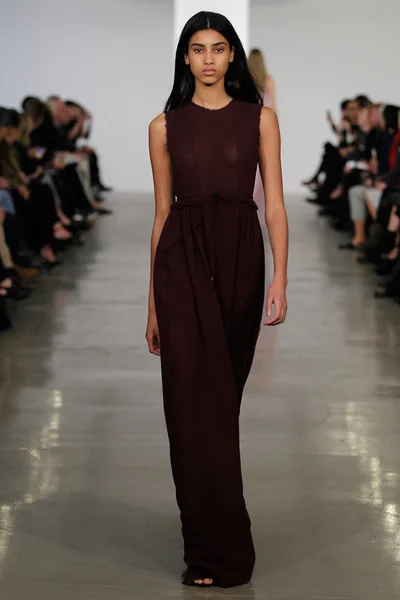 Look 16